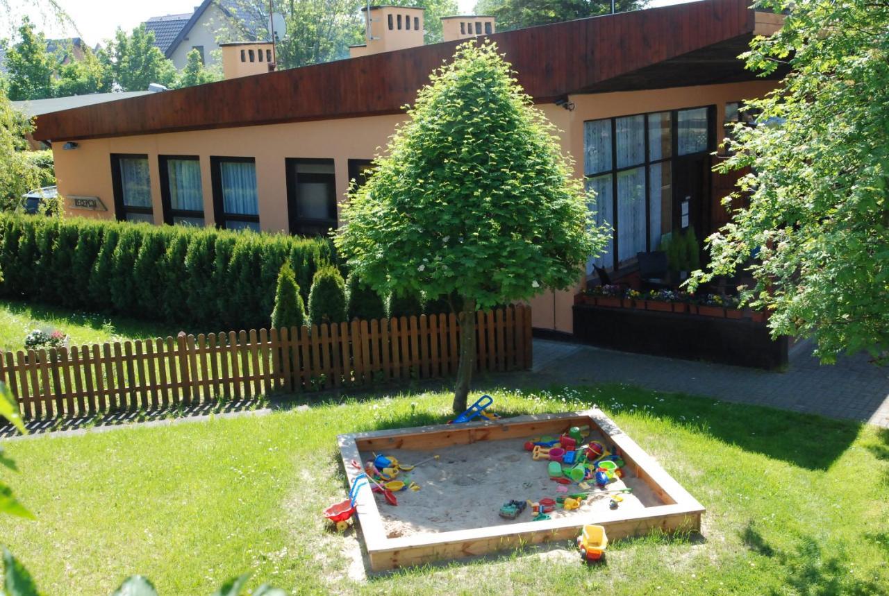 O.W. Sek Villa Karwia Exterior foto